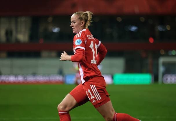 Fussball, Frauen, Frauen Champions League, 2.Spieltag, Saison 2025 2026, FC Bayern München - Juventus Turin, Campus Lea Schüller Schueller (FC Bayern München) im Laufen, seitlich