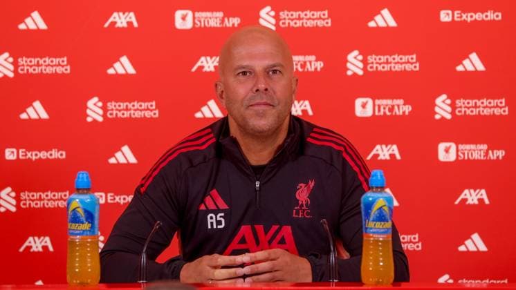 Football - FA Premier League - Liverpool FC v Manchester United, ManU FC KIRKBY, ENGLAND - Friday, August 29, 2025: Liverpool s head coach Arne Slot speaks at a pre-match press conference, PK, Pressekonferenz at the AXA Training Centre ahead of the FA Premier League match between Liverpool FC and Manchester United FC. (Photo by Propaganda) KIRKBY AXA Training Centre MERSEYSIDE ENGLAND  Copyright: xDavidxRawcliffex 2025-10-17-004-Slot_Press_Conf