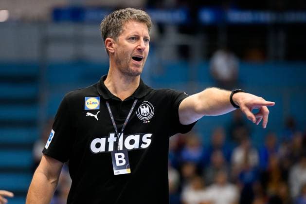 Gummersbach: Handball Frauen EM-Qualifikation, Deutschland - Nordmazedonien Trainer Markus Gaugisch (Deutschland) Gestik Geste gestikuliert Gummersbach Schwalbe Arena Deutschland