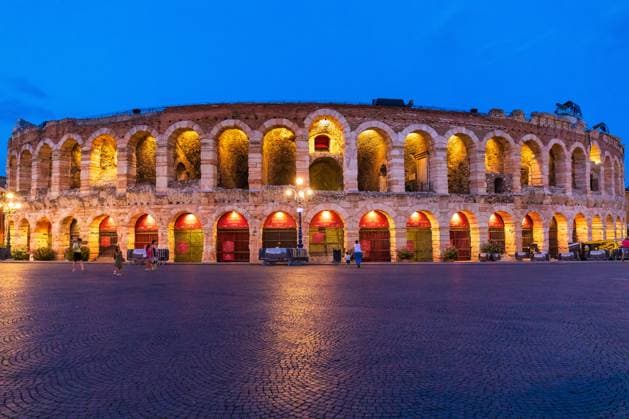 Colloseum the old colloseum of verona at night Copyright: xZoonar.com T.xBüh.x 20426857 Colloseum the old colloseum of verona at night Copyright: xZoonar.com T.xBüh.x 20426857 imago images 0306692639