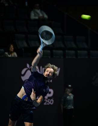 (251017) -- ALMATY, Oct. 17, 2025 -- Daniil Medvedev of Russia serves during the men s singles quarterfinal match against Fabian Marozsan of Hungary at the ATP250 Almaty Tennis Open in Almaty, Kazakhstan, on Oct. 17, 2025. ) (SP)KAZAKHSTAN-ALMATY-TENNIS-ALMATY OPEN-QUARTERFINAL LixRenzi 