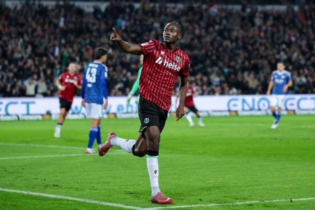Mustapha Bundu (Hannover 96) jubelt, 2. Bundesliga, Hannover 96 v FC Schalke 04, Heinz von Heiden Arena am 17. October 2025 in Hannover, Deutschland. (Foto von Marco Steinbrenner DeFodi Images) Mustapha Bundu (Hannover 96) cheers, 2. Bundesliga, Hannover 96 v FC Schalke 04, Heinz von Heiden Arena, October 17, 2025 in Hanover, Germany. (Photo by Marco Steinbrenner DeFodi Images) Mustapha Bundu Hannover 96 cheers, 2 Bundesliga, Hannover 96 v FC Schalke 04, Heinz von Heiden Arena on October 17, 2025 in Hanover, Germany Photo by Marco Steinbrenner DeFodi Images Mustapha Bundu Hannover 96 cheers, 2 Bundesliga, Hannover 96 v FC Schalke 04, Heinz von Heiden Arena, October 17, 2025 in Hanover, Germany Photo by Marco Steinbrenner DeFodi Images