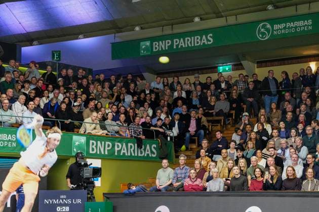 STOCKHOLM, SVERIGE 20251017 Publik tittar pa Norges Casper Ruud under kvartsfinalen mot Sebastian Korda, USA, i tennisturneringen BNP Paribas Nordic Open i Kungliga tennishallen. STOCKHOLM SVERIGE x11288x