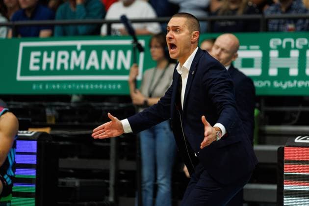 Marko Stankovic (Headcoach Telekom Baskets Bonn) an der Seitenlinie, Vet Concept Gladiators Trier vs Telekom Baskets Bonn, Basketball, BBL Pokal, Achtelfinale, Saison 2025 2026, 17.10.2025 Vet Concept Gladiators Trier vs Telekom Baskets Bonn, Basketball, BBL Pokal, Achtelfinale, Saison 2025 2026, 17.10.2025 Copyright: xEibner-Pressefoto AlexanderxNeisx EP_ANS