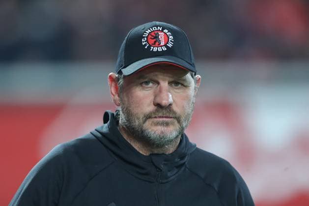 17.10.2025, xtgx, Fussball - 1.Bundesliga Union Berlin - Borussia Moenchengladbach v.l. Steffen Baumgart (Union Berlin, Trainer) (DFL DFB REGULATIONS PROHIBIT ANY USE OF PHOTOGRAPHS as IMAGE SEQUENCES and or QUASI-VIDEO) Berlin
