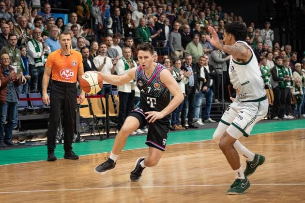 easyCredit BBL Pokal, VET-CONCEPT Gladiators Trier vs. Telekom Baskets Bonn, 17.10.2025 Grayson Murphy (Telekom Baskets Bonn 7) gibt Gas -- easyCredit BBL Pokal, VET-CONCEPT Gladiators Trier vs. Telekom Baskets Bonn, 17.10.2025, SWT Arena Trier Copyright: xBEAUTIFULxSPORTS Derixx