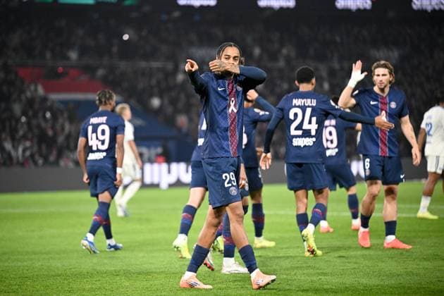 Paris Saint-Germain FC v RC Strasbourg Alsace - Ligue 1 McDonald s 2025 2026 29 Bradley BARCOLA (psg) during the Ligue 1 McDonald s match between Paris and Strasbourg at Parc des Princes on October 17, 2025 in Paris, France. Paris France  Copyright: xFEPx 776348162