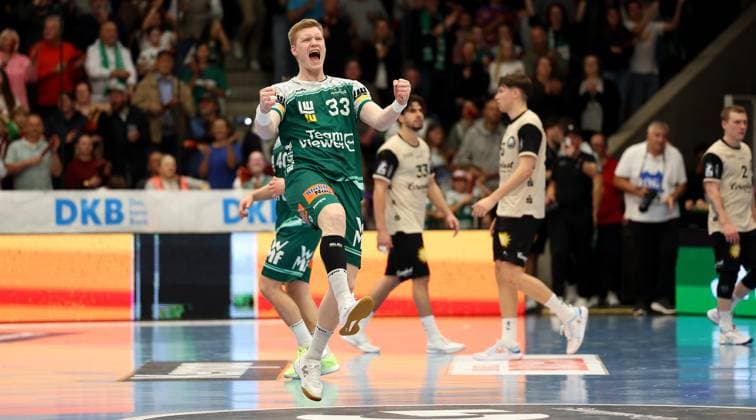 BAU 17.10.2025 Göppingen Handball Frisch Auf Göppingen vs. Bergischer HC, Ymir Örn Gislason (Göppingen) jubelt