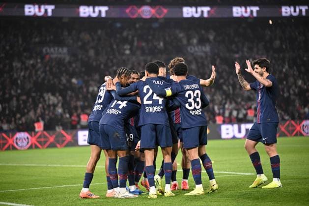 Paris Saint-Germain FC v RC Strasbourg Alsace - Ligue 1 McDonald s 2025 2026 Equipe de football du PSG during the Ligue 1 McDonald s match between Paris and Strasbourg at Parc des Princes on October 17, 2025 in Paris, France. Paris France  Copyright: xFEPx 776348162
