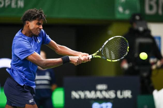 STOCKHOLM, SVERIGE 20251017 Sveriges Elias Ymer i sin kvartsfinal mot Kanadas Denis Shapovalov under tennisturneringen BNP Paribas Nordic Open i Kungliga tennishallen. STOCKHOLM SVERIGE x11288x