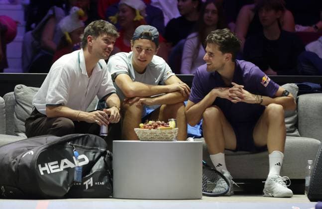 TENNIS - ATP, Tennis Herren Erste Bank Open VIENNA,AUSTRIA,17.OCT.25 - TENNIS - ATP World Tour, Erste Bank Open, Red Bull BassLine. Image shows the musician Rian, Joel Schwaerzler (AUT) and Dominic Thiem.  GEPAxpictures xWalterxLuger