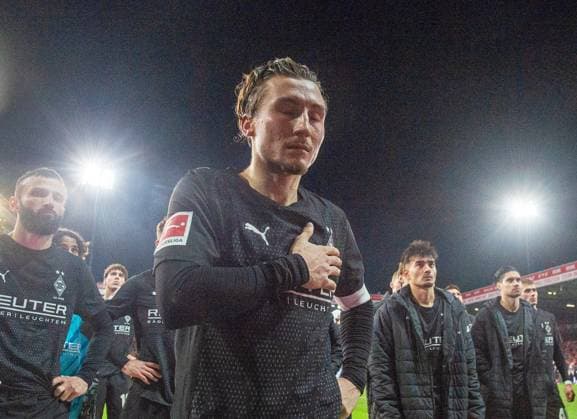 Fußball, Herren, Saison 2025 2026, 1. Bundesliga (7. Spieltag), 1. FC Union Berlin - Borussia Mönchengladbach, Rocco Reitz (Gladbach), Enttäuschung nach Abpfiff, 17.10.2025, Copyright: xSebastianxRäppold MatthiasxKochx