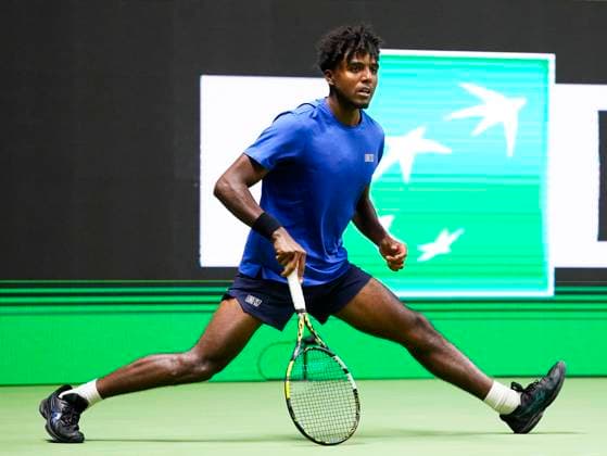 STOCKHOLM, SVERIGE 20251017 Sveriges Elias Ymer i sin kvartsfinal mot Kanadas Denis Shapovalov under tennisturneringen BNP Paribas Nordic Open i Kungliga tennishallen. STOCKHOLM SVERIGE x11288x