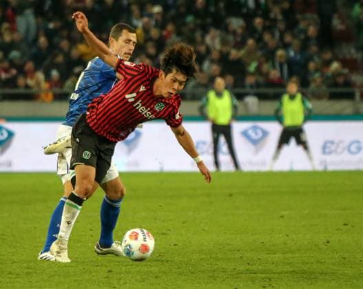 Deutschland: Fussball 2.Bundesliga 2025 26, 9. Spieltag - Hannover 96 vs FC Schalke 04 - Heinz von Heiden Arena Stadion (Hannover): Hayate Matsuda (Hannover 96, 27) Hannover