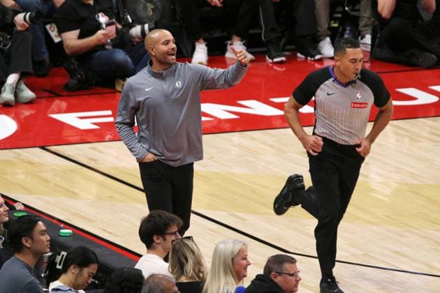 Brooklyn Nets coach Jordi Fernández reacts during an NBA, Basketball Herren, USA game between the Toronto Raptors and Brooklyn Nets at Scotiabank Arena in Toronto, Canada, 17 October 2025. Photo: Julio César Rivas EFE NBA: Toronto Raptors vs Brooklyn Nets !ACHTUNG: NUR REDAKTIONELLE NUTZUNG!  Copyright: xJulioxCesarxRivasx AME9140 20251018-55018259274_1