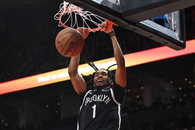 October 17, 2025, Toronto, On, Canada: Brooklyn Nets Ziaire Williams (1) dunks the ball against the Toronto Raptors during second half NBA, Basketball Herren, USA basketball action in Toronto on Friday Oct. 17, 2025 Ziaire Williams  - ZUMAc35_ 20251017_zaf_c35_154 Copyright: xJonxBlackerx