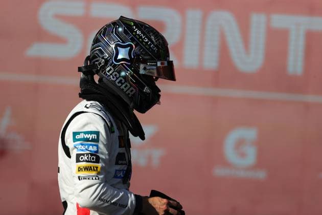 F1 Grand Prix Of United States - Sprint Qualifying Oscar Piastri exits parc ferme after Sprint Qualifying ahead of the Formula 1 MSC Cruises United States Grand Prix at Circuit of the Americas in Austin, Texas, U.S.A., on October 17, 2025. Austin, Texas Texas United States  Copyright: xReginaldxMathalonex originalFilename:mathalone-notitle251017_npPlp.jpg