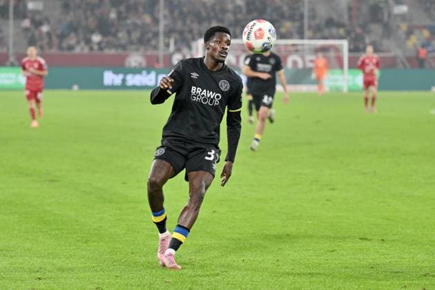 Christian Conteh (Eintracht Braunschweig) 17.10.2025, Fussball 2. Bundesliga, Saison 2025 2026, 9. Spieltag, Fortuna Düsseldorf - Eintracht Braunschweig 1:2 DFL regulations prohibit any use of photographs as image sequences and or quasi-video Duesseldorf Nordrhein Westfalen Deutschland