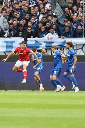 18.10.2025, xrekx, Fussball 2.Bundesliga, Karlsruher SC - 1.FC Kaiserslautern v.l. Torschuss zum 0:1 durch Ivan Prtajin (1.FC Kaiserslautern) (DFL DFB REGULATIONS PROHIBIT ANY USE OF PHOTOGRAPHS as IMAGE SEQUENCES and or QUASI-VIDEO) Karlsruhe