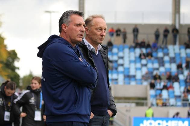 18.10.2025, xpfrx, Fussball 3.Liga, 1.FC Saarbruecken - SC Verl v.l. Trainer Alois Schwartz (1.FC Saarbruecken) Sportdirektor Jürgen Luginger (1.FC Saarbruecken) (DFL DFB REGULATIONS PROHIBIT ANY USE OF PHOTOGRAPHS as IMAGE SEQUENCES and or QUASI-VIDEO) Saarbruecken