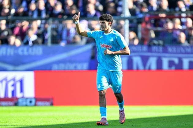 3. Liga - 25 26 - VfL Osnabrück - TSG Hoffenheim II am 18.10.2025 an der Bremer Brücke in Osnabrück Jubel, Torjubel, Torschuetze, Torschütze Ayoube Amaimouni-Echghouyab (Hoffenheim) jubelt nach seinem Tor zum 0:1.