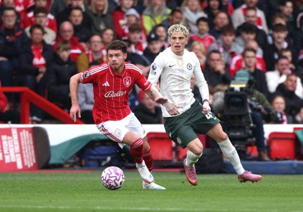Neco Williams (NF) Alejandro Garnacho (C) at the Nottingham Forest v Chelsea, EPL match, at The City Ground, Nottingham, Notts.. 