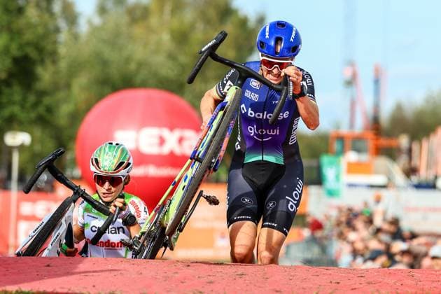 Dutch Lucinda Brand pictured in action during the women s elite race of the Exact Cross Essen, stage 2 (out of 7) in the Exact Cross cyclocross competition, Saturday 18 October 2025, in Essen. DAVIDxPINTENS  x137155003x