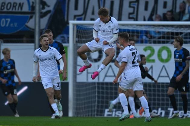 Paderborn, Home Deluxe Arena, 18.10.25, GER, Herren, 2.Bundesliga, Saison 2025-2026, SC Paderborn 07 - DSC Arminia Bielefeld Bild: DFL regulations prohibit any use of photographs as image sequences and or quasi-video. NRW Deutschland