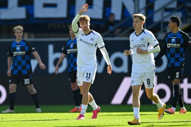Paderborn, Home Deluxe Arena, 18.10.25, GER, Herren, 2.Bundesliga, Saison 2025-2026, SC Paderborn 07 - DSC Arminia Bielefeld Bild: Joel GRODOWSKI (Bielefeld) jubelt nach seinem Tor zum 0:1 DFL regulations prohibit any use of photographs as image sequences and or quasi-video. NRW Deutschland