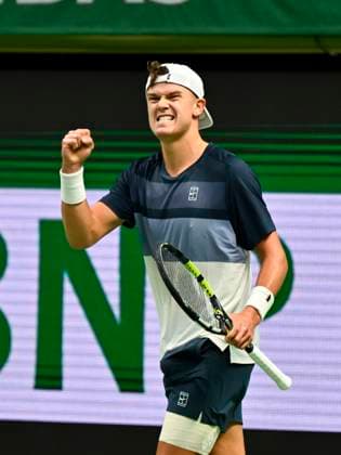 STOCKHOLM, SVERIGE 20251018 Danmarks Holger Rune möter Frankrikes Ugo Humbert i semifinal under tennisturneringen BNP Paribas Nordic Open i Kungliga tennishallen. STOCKHOLM SVERIGE x10040x