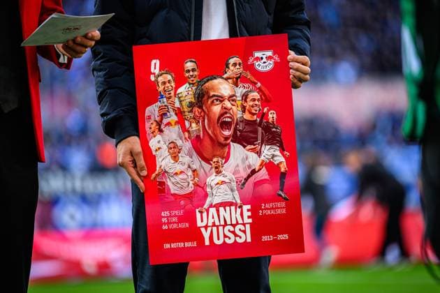 Fußball I Herren I Saison 2025-2026 I Bundesliga I 7. Spieltag I RB Leipzig - Hamburger SV I 18.10.2025 Yussuf Poulsen (15, Hamburger SV) Leipzig Red Bull Arena Sachsen Deutschland Copyright: xLobecax xHenningxRohlfsx