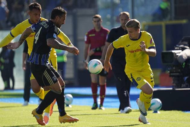 Verona s Unai Nunez in action ....During the Serie A soccer match between Pisa and Verona at the Cetilar Arena Romeo Anconetani Stadium in Pisa; Center West Italy; saturday October 18; 2025 ; Soccer  Copyright: x AlessandroxLaxRoccax
