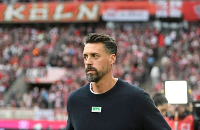 Trainer Sandro Wagner (FC Augsburg) Fussball 1. Bundesliga, 7.Spieltag, 1. FC Koeln - FC Augsburg, am 18.10.2025 in Koeln Deutschland. DFL regulations prohibit any use of photographs as image sequences and or quasi-video Â