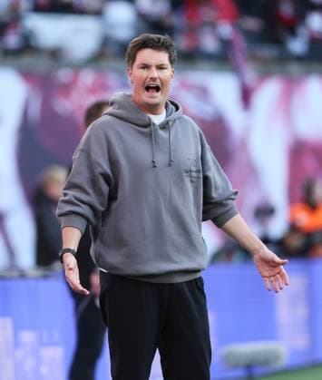 RB Leipzig - Hamburg Bundesliga Leipzig, 18.10.2025, Red Bull Arena, Fußball, 1.Bundesliga, 7.Spieltag , RB Leipzig vs. Hamburger SV, Im Bild: Trainer Merlin Polzin, Hamburger SV. , Nur zur redaktionellen Nutzung. Only editorial use. , DFL DFB regulations prohibit any use of photographs as image sequences and or quasi-video. ,