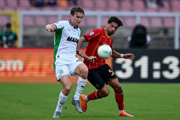 Ci Lecce 18 10 2025 - campionato di calcio Serie A Lecce-Sassuolo foto Carmelo Imbesi Image nella foto: Kristian Thorstvedt-Santiago Pierotti 