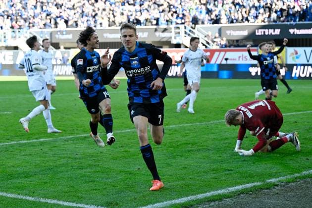 Paderborn, Home Deluxe Arena, 18.10.25, GER, Herren, 2.Bundesliga, Saison 2025-2026, SC Paderborn 07 - DSC Arminia Bielefeld Bild: Filip BILBIJA (Paderborn) jubelt nach seinem Tor zum 3:2 DFL regulations prohibit any use of photographs as image sequences and or quasi-video. NRW Deutschland