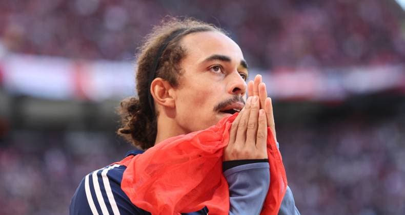 RB Leipzig - Hamburg Bundesliga Leipzig, 18.10.2025, Red Bull Arena, Fußball, 1.Bundesliga, 7.Spieltag , RB Leipzig vs. Hamburger SV, Im Bild: Verabschiedung des langjährigen RBL Spielers Yussuf Poulsen. , Nur zur redaktionellen Nutzung. Only editorial use. , DFL DFB regulations prohibit any use of photographs as image sequences and or quasi-video. ,