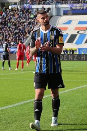 18.10.2025, xpfrx, Fussball 3.Liga, 1.FC Saarbruecken - SC Verl v.l. Kai Brünker (1.FC Saarbruecken) Enttäuscht, traurig, frustriert Lasse Wilhelm (1.FC Saarbruecken) (DFL DFB REGULATIONS PROHIBIT ANY USE OF PHOTOGRAPHS as IMAGE SEQUENCES and or QUASI-VIDEO) Saarbruecken