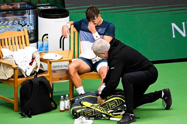 STOCKHOLM, SWEDEN 20251018 Denmark s Holger Rune injures his foot during his semifinal match with France s Ugo Humbert and leaves on a walkover during the BNP Paribas Nordic Open tennis tournament at the Royal Swedish Tennis Hall. STOCKHOLM SWEDEN x10040x