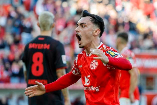 Jubel bei Paul Nebel (1.FSV Mainz, 08) beim 1:2 , Deutschland, Fussball, 1. Bundesliga, 7.Spieltag, 2025 2026, 1.FSV Mainz vs. Bayer 04 Leverkusen, 18.10.2025, Mewa Arena, Mainz, Deutschland Mainz Mewa Arena Rheinland-Pfalz Deutschland Copyright: xGrantxHubbsx