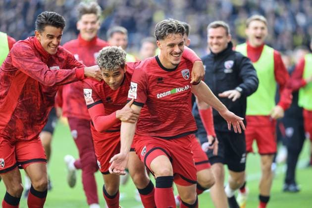 3. Liga; Alemannia Aachen - FC Ingolstadt 04; Dennis Kaygin (10, FCI) Tor Jubel Treffer 0:1 Siegtreffer, Yann Sturm (7, FCI) Fredrik Carlsen (8, FCI) 3. Liga - FC Ingolstadt 04 Saison 2025 2026 Alemannia Aachen
