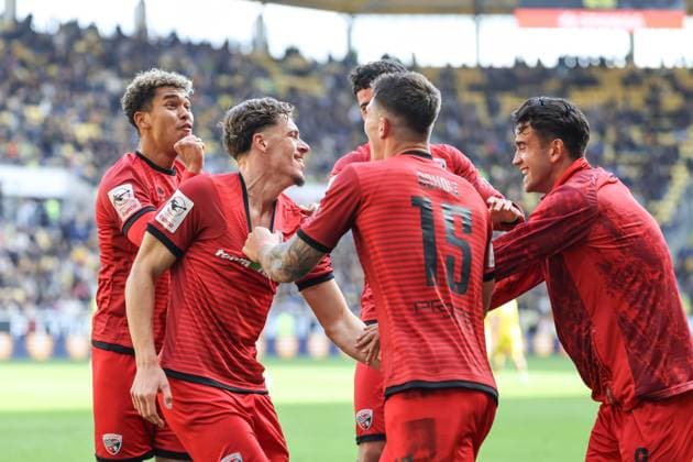 3. Liga; Alemannia Aachen - FC Ingolstadt 04; Dennis Kaygin (10, FCI) Tor Jubel Treffer 0:1 Siegtreffer, Yann Sturm (7, FCI) Davide Sekulovic (33, FCI) Jonas Scholz (15, FCI) Fredrik Carlsen (8, FCI) 3. Liga - FC Ingolstadt 04 Saison 2025 2026 Alemannia Aachen