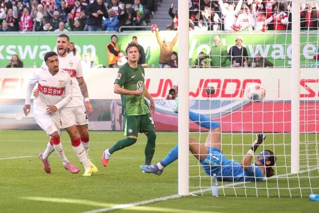 18.10.2025, xgox, Fussball - 1.Bundesliga VfL Wolfsburg - VfB Stuttgart emspor, v.l. Tor zum 0:1 durch Tiago Tomas (Stuttgart, 8) (DFL DFB REGULATIONS PROHIBIT ANY USE OF PHOTOGRAPHS as IMAGE SEQUENCES and or QUASI-VIDEO) Wolfsburg
