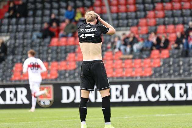 18.10.2025, Fussball, Herren, 11. Spieltag Dritte Liga Saison 2025 2026: VfB Stuttgart II - FC Schweinfurt 05 Pure Enttäuschung bei Jakob Tranziska (FC Schweinfurt 05, 17), Einzelfoto