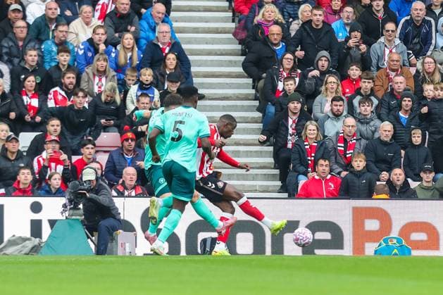 Sunderland v Wolverhampton Wanderers, Premier League Nordi Mukiele Of Sunderland scores a GOAL 1-0 during the Sunderland v Wolverhampton Wanderers Premier League match at the Stadium of Light, Sunderland, England on 18 October 2025 Credit: Lee Keuneke Every Second Media Editorial use only. All images are copyright Every Second Media Limited. No images may be reproduced without prior permission. All rights reserved. Premier League and Football League images are subject to licensing agreements with Football DataCo Limited. see https: www.football-dataco.com Copyright: xIMAGO EveryxSecondxMediax ESM-1624-0031 LeexKeunekex xEveryxSecondxMediax