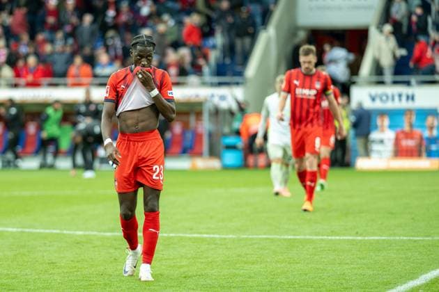 Omar Haktab Traore (FC Heidenheim, 23) ist enttäuscht enttaeuscht, unzufrieden, GER, 1. FC Heidenheim vs. Werder Bremen, Fussball, Bundesliga, 7. Spieltag, Spielzeit 2025 2026, 18.10.2025, DFL DFB REGULATIONS PROHIBIT ANY USE OF PHOTOGRAPHS AS IMAGE SEQUENCES AND OR QUASI-VIDEO, GER, 1. FC Heidenheim vs. Werder Bremen, Fussball, Bundesliga, 7. Spieltag, Spielzeit 2025 2026, 18.10.2025 Heidenheim Copyright: xEibner-Pressefotox EP_EER