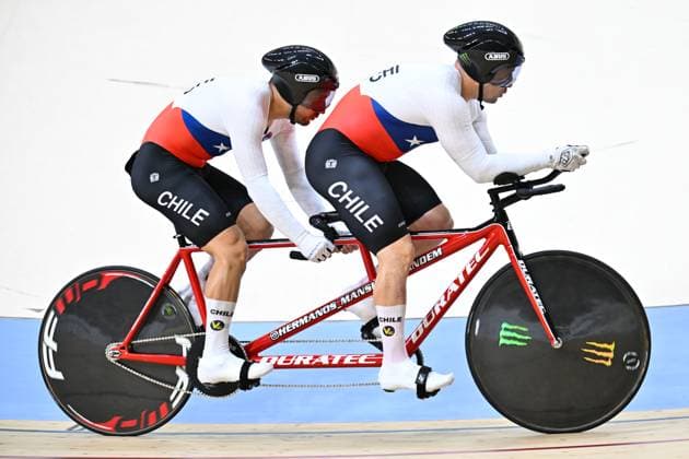 2025 UCI Para-Cycling Track World Championships Picture by Simon Wilkinson SWpix.com - 18 10 2025 - Cycling - 2025 UCI Para-Cycling Track World Championships - Rio Olympic Velodrome, Rio de Janeiro, Brazil - MB Individual Pursuit Qualifying - Matias Mansilla Cerda (Chile) piloted by Kutzack Tetzner Santelices (Chile) Copyright: x xSWpix.comx(t axPhotographyxHubxLtd)xSimonxWilkinson SWpix.comx SWP-3030-9984