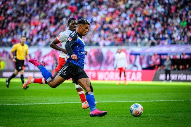 Fußball I Herren I Saison 2025-2026 I Bundesliga I 7. Spieltag I RB Leipzig - Hamburger SV I 18.10.2025 Ransford-Yeboah Königsdörffer (11, Hamburger SV) Leipzig Red Bull Arena Sachsen Deutschland Copyright: xLobecax xHenningxRohlfsx