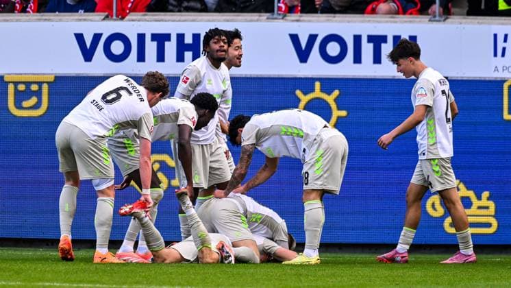 GER, 1. FBL, 1. FC Heidenheim vs SV Werder Bremen 18.10.2025, Voith-Arena, Heidenheim, GER, 1. FBL, 1. FC Heidenheim vs SV Werder Bremen, im Bild Bremer Torjubel nach Tor zum 0:1