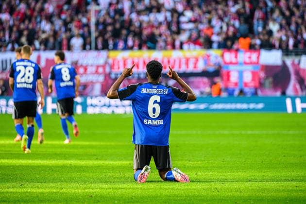 Fußball I Herren I Saison 2025-2026 I Bundesliga I 7. Spieltag I RB Leipzig - Hamburger SV I 18.10.2025 Albert Sambi Lokonga (6, Hamburger SV) Leipzig Red Bull Arena Sachsen Deutschland Copyright: xLobecax xHenningxRohlfsx